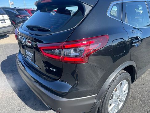 Used 2022 Nissan Rogue Sport S image 28
