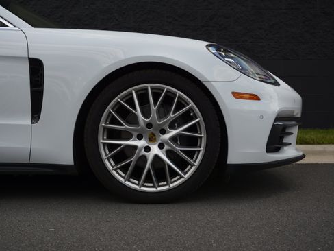 Certified 2018 Porsche Panamera 4 AWD/4WD image 40