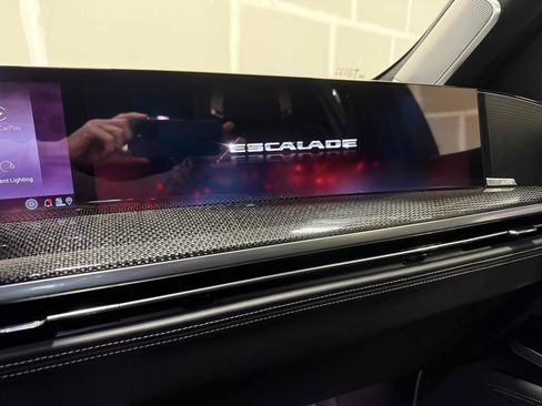 Used 2025 Cadillac Escalade V w/ LPO, ONYX Package image 46