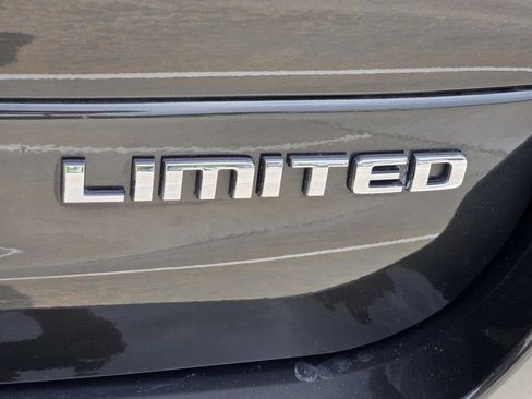 Used 2023 Jeep Grand Cherokee L Limited AWD/4WD image 12
