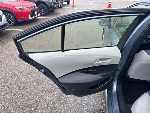 Used 2023 Toyota Corolla LE image 38