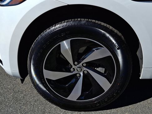 Used 2025 Jaguar F-PACE R-Dynamic S image 9