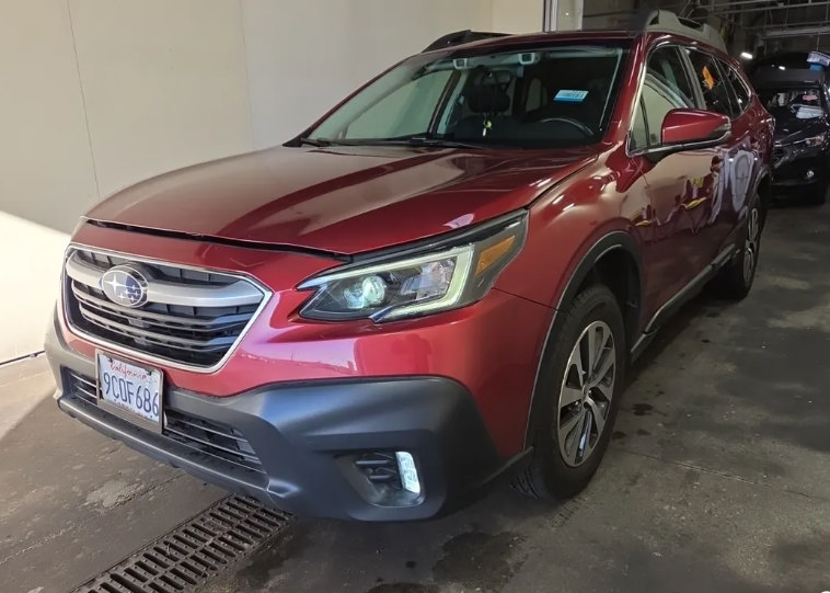 Used 2022 Subaru Outback Premium AWD/4WD image 1