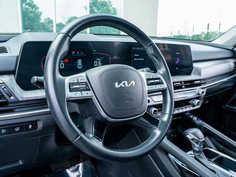 Used 2024 Kia Telluride EX w/ EX Captain's Chair Package FWD image 27