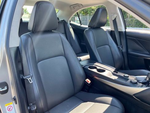 Used 2019 Lexus IS 300 image 41