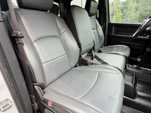 Used 2023 RAM 2500 Tradesman w/ Chrome Appearance Group AWD/4WD image 32