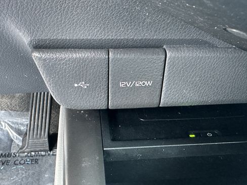 Used 2021 Toyota Camry XLE w/ Navigation Upgrade Package FWD image 30