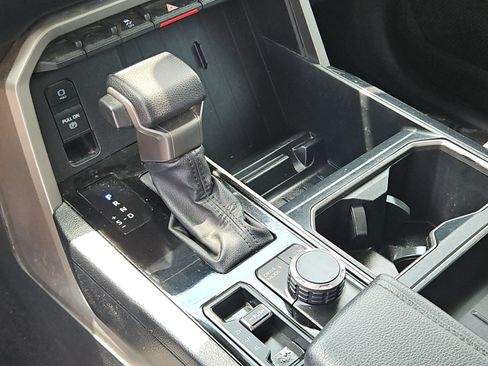 Used 2023 Toyota Tundra SR5 w/ SR5 Convenience Package AWD/4WD image 19