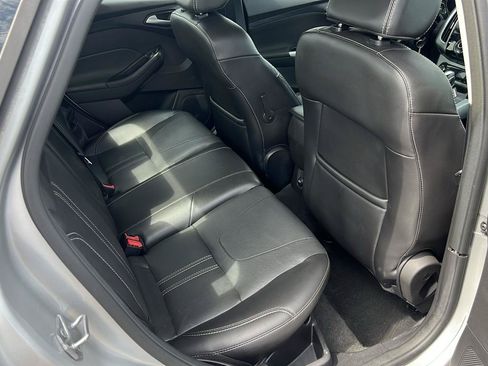 Used 2014 Ford Focus SE w/ Equipment Group 201A FWD image 11