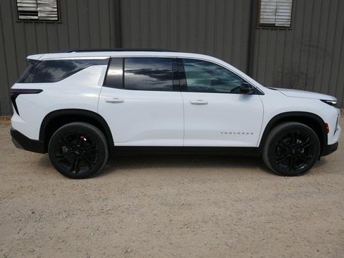 New 2026 Chevrolet Traverse LT w/ Driver Confidence Package image 2