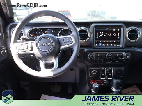 Used 2023 Jeep Wrangler Unlimited Rubicon 4xe AWD/4WD image 18