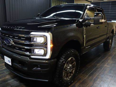 Used 2025 Ford F250 King Ranch w/ FX4 Off-Road Package AWD/4WD image 6