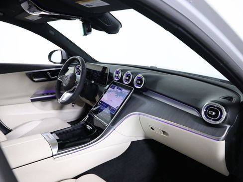 Used 2025 Mercedes-Benz C 300 4MATIC Sedan image 50