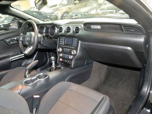 Used 2016 Ford Mustang Coupe RWD image 22