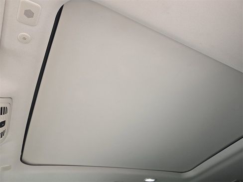 Used 2021 GMC Yukon Denali w/ Denali Premium Package image 26