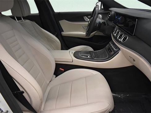 Used 2023 Mercedes-Benz E 350 4MATIC Sedan image 13