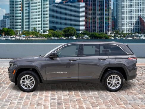 Used 2025 Jeep Grand Cherokee Laredo w/ Luxury Tech Group I RWD image 8