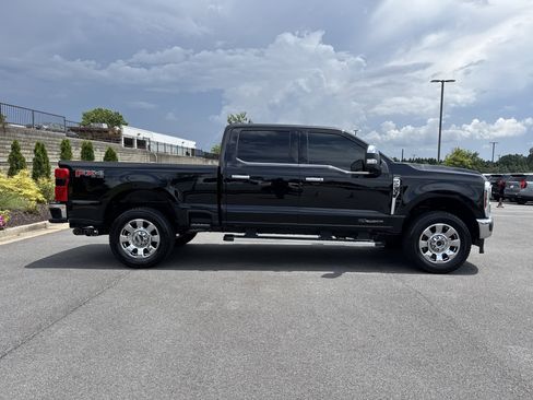 Used 2025 Ford F250 Lariat w/ Chrome Package image 11