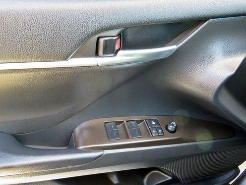 Used 2023 Toyota Camry XSE image 26