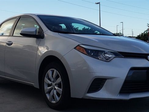 Used 2016 Toyota Corolla LE FWD image 6