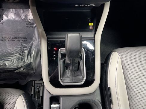 Used 2025 Subaru Forester Limited image 17