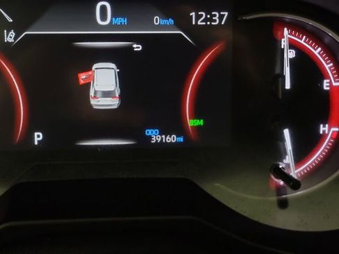 Used 2025 Toyota RAV4 XLE FWD image 2