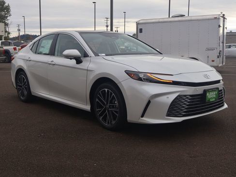 New 2026 Toyota Camry XLE w/ Premium Plus Package AWD/4WD image 10