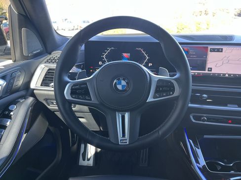 Certified 2024 BMW X7 M60i image 21