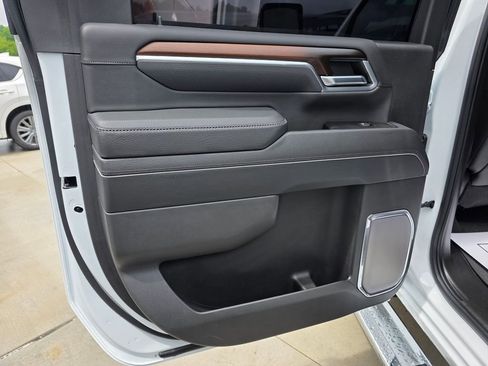 Used 2026 GMC Sierra 2500 Denali w/ Technology Package AWD/4WD image 9