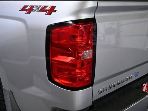 Used 2018 Chevrolet Silverado 1500 LT w/ LT Eassist Package image 17