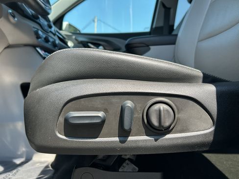Used 2023 GMC Terrain SLT w/ Infotainment Package II AWD/4WD image 16