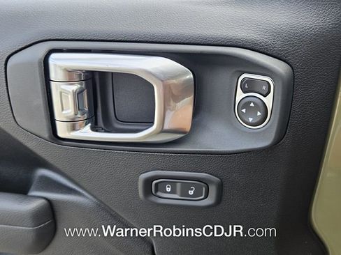 New 2025 Jeep Gladiator Sport image 28