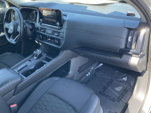 Used 2025 Nissan Pathfinder S w/ Cargo Package image 10