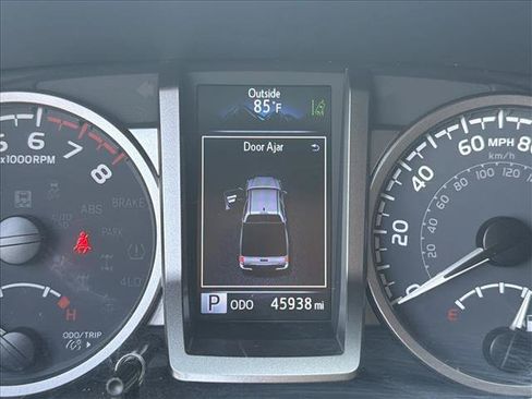 Used 2023 Toyota Tacoma SR5 AWD/4WD image 17