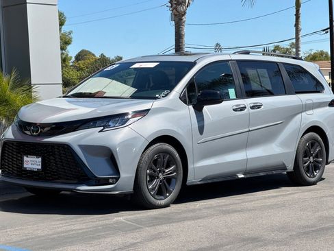 Certified 2026 Toyota Sienna XSE AWD/4WD image 10