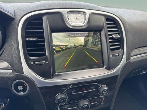 Used 2020 Chrysler 300 Touring w/ Sport Appearance Package image 12