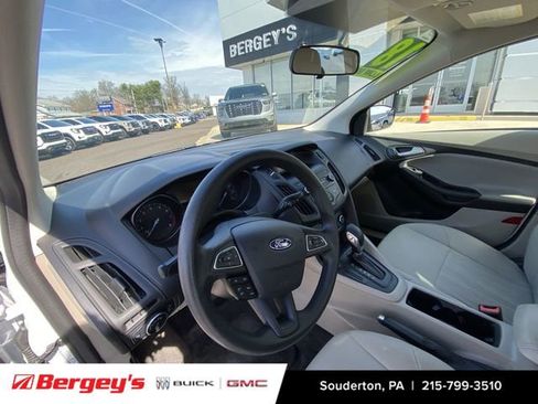 Used 2018 Ford Focus SE image 12