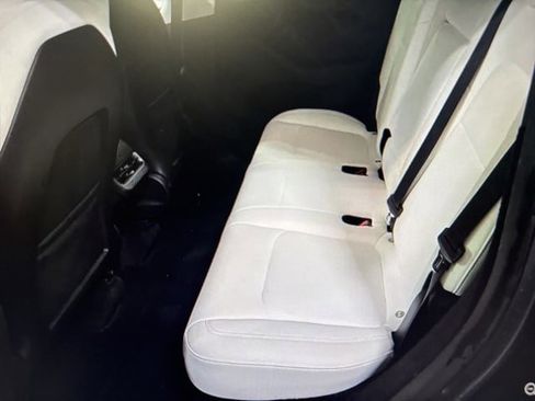 Used 2023 Tesla Model Y Long Range image 8