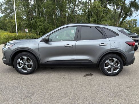 Used 2025 Ford Escape ST-Line Select AWD/4WD image 2