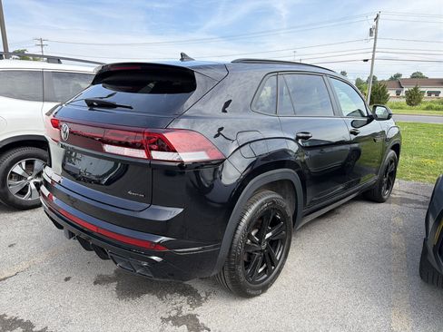 Used 2025 Volkswagen Atlas Cross Sport SEL R-Line AWD/4WD image 7