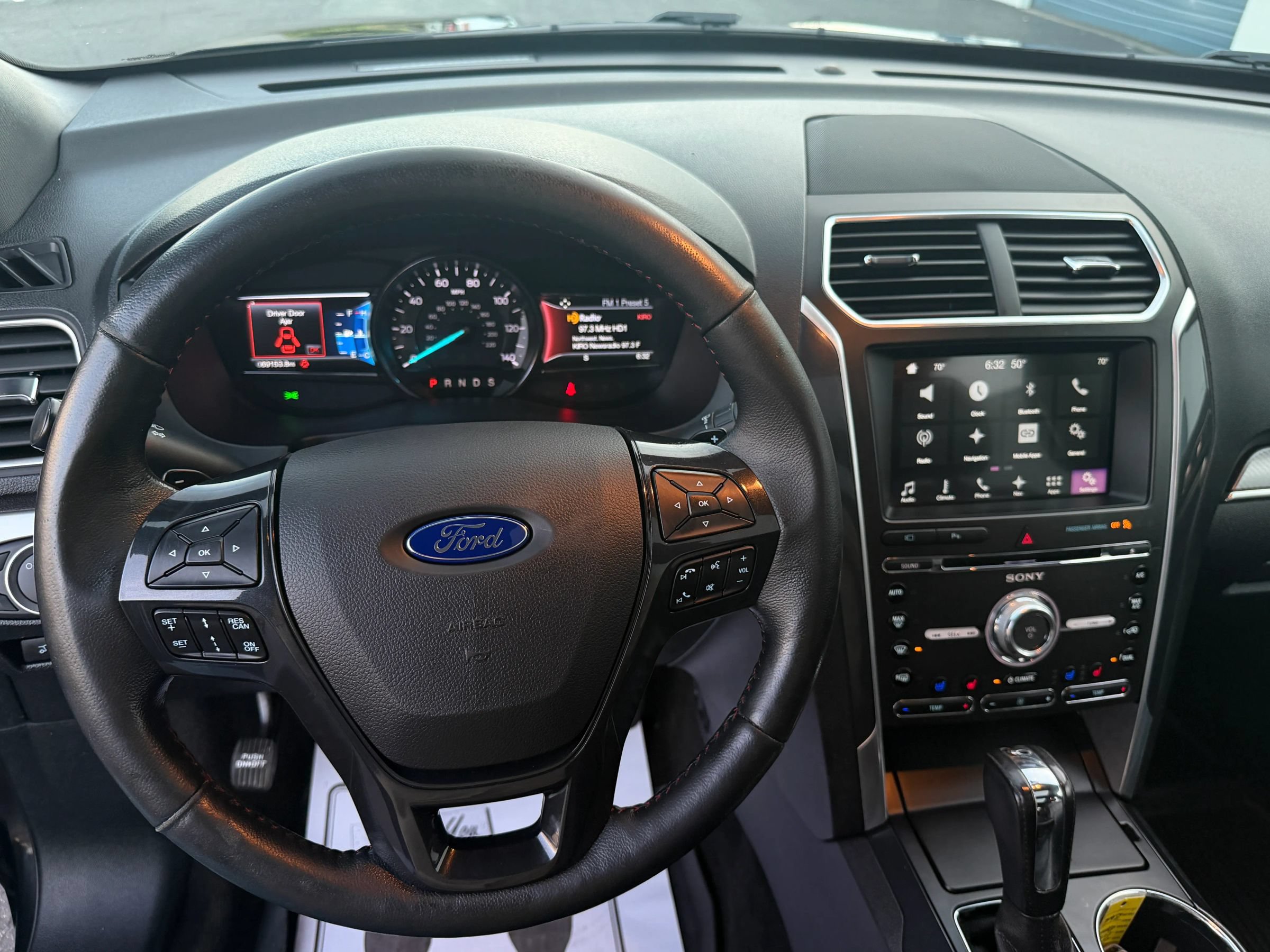Used 2017 Ford Explorer Sport AWD/4WD image 9