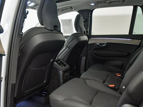 Certified 2025 Volvo XC90 T8 Plus w/ Protection Package Premier image 23