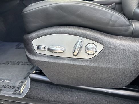 Used 2024 Porsche Macan image 14