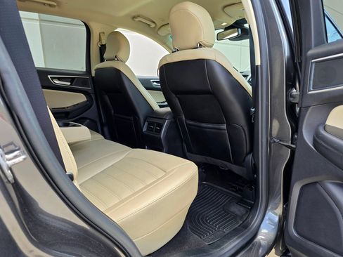 Used 2019 Ford Edge SEL w/ Equipment Group 201A AWD/4WD image 44