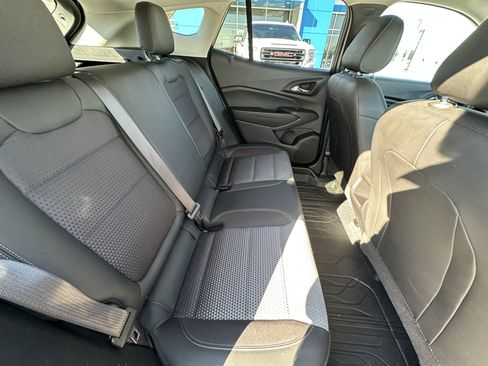 Used 2024 Chevrolet Trax LT w/ LT Convenience Package image 25