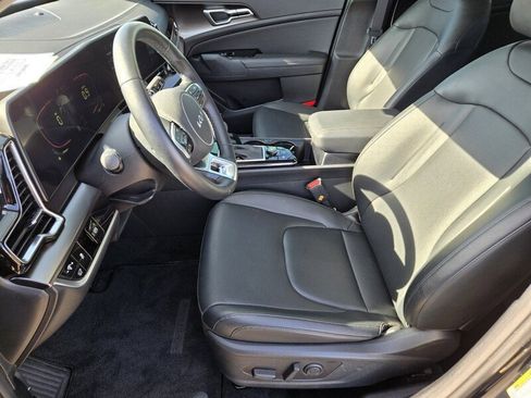 Certified 2025 Kia Sportage EX w/ Premium Package FWD image 11