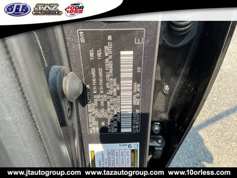 Used 2019 Toyota 4Runner Limited AWD/4WD image 18
