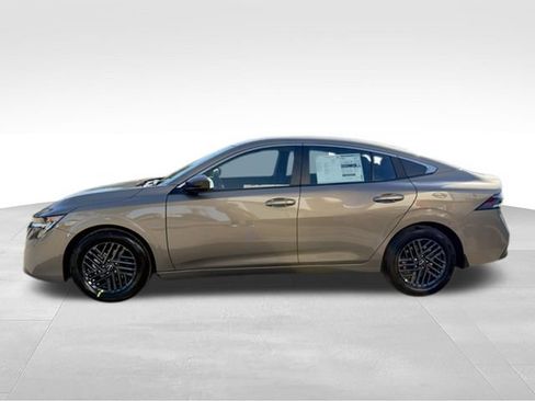New 2026 Nissan Sentra SV w/ Floor Mat Package FWD image 4