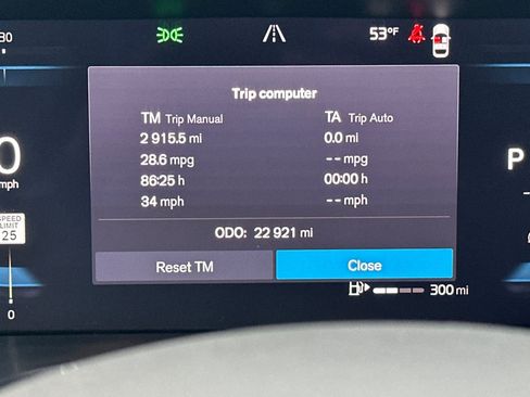 Used 2024 Volvo XC60 B5 Core image 27