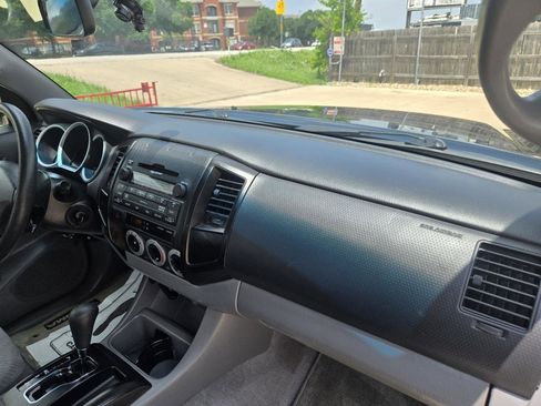 Used 2009 Toyota Tacoma PreRunner RWD image 18